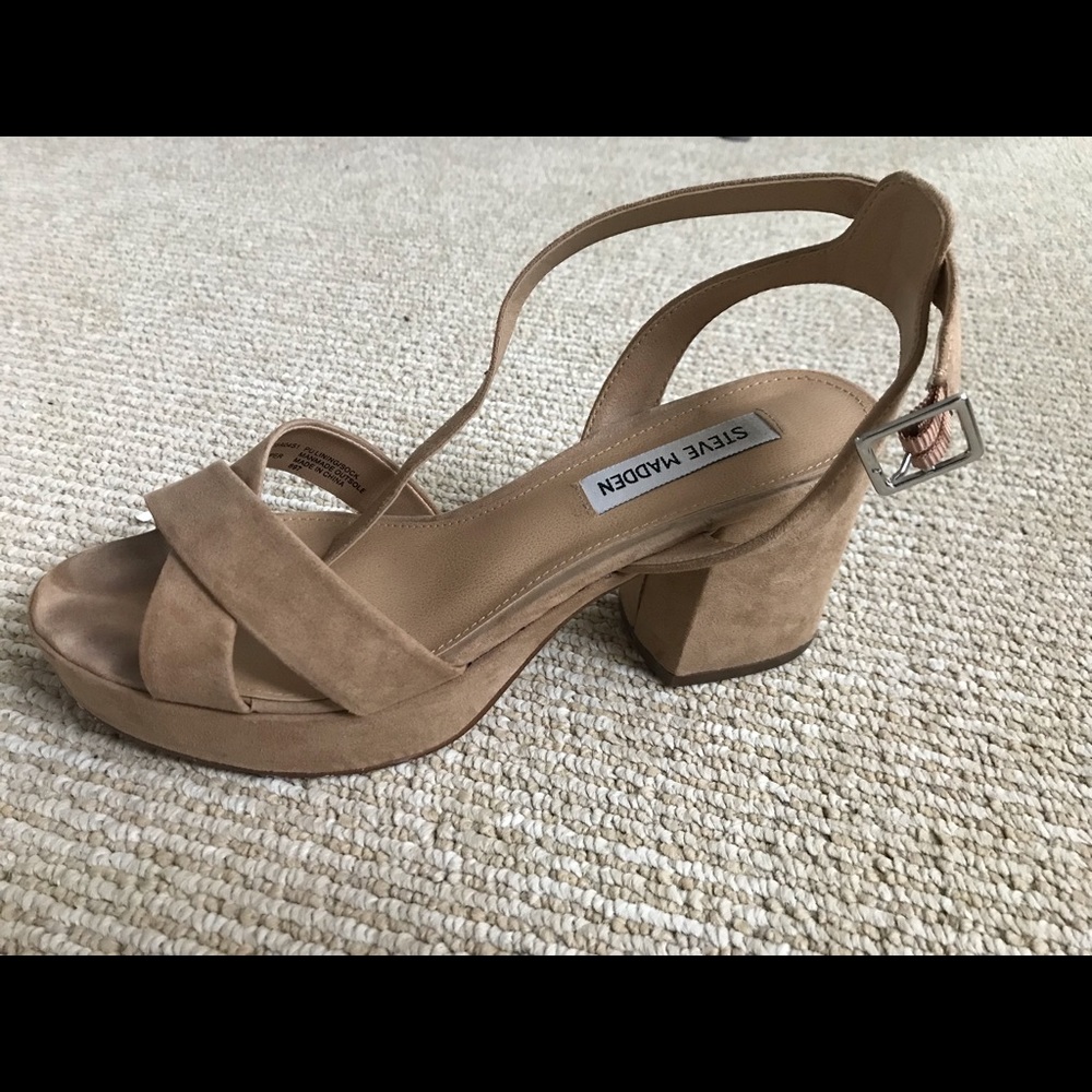 Steve Madden nude suede sandals